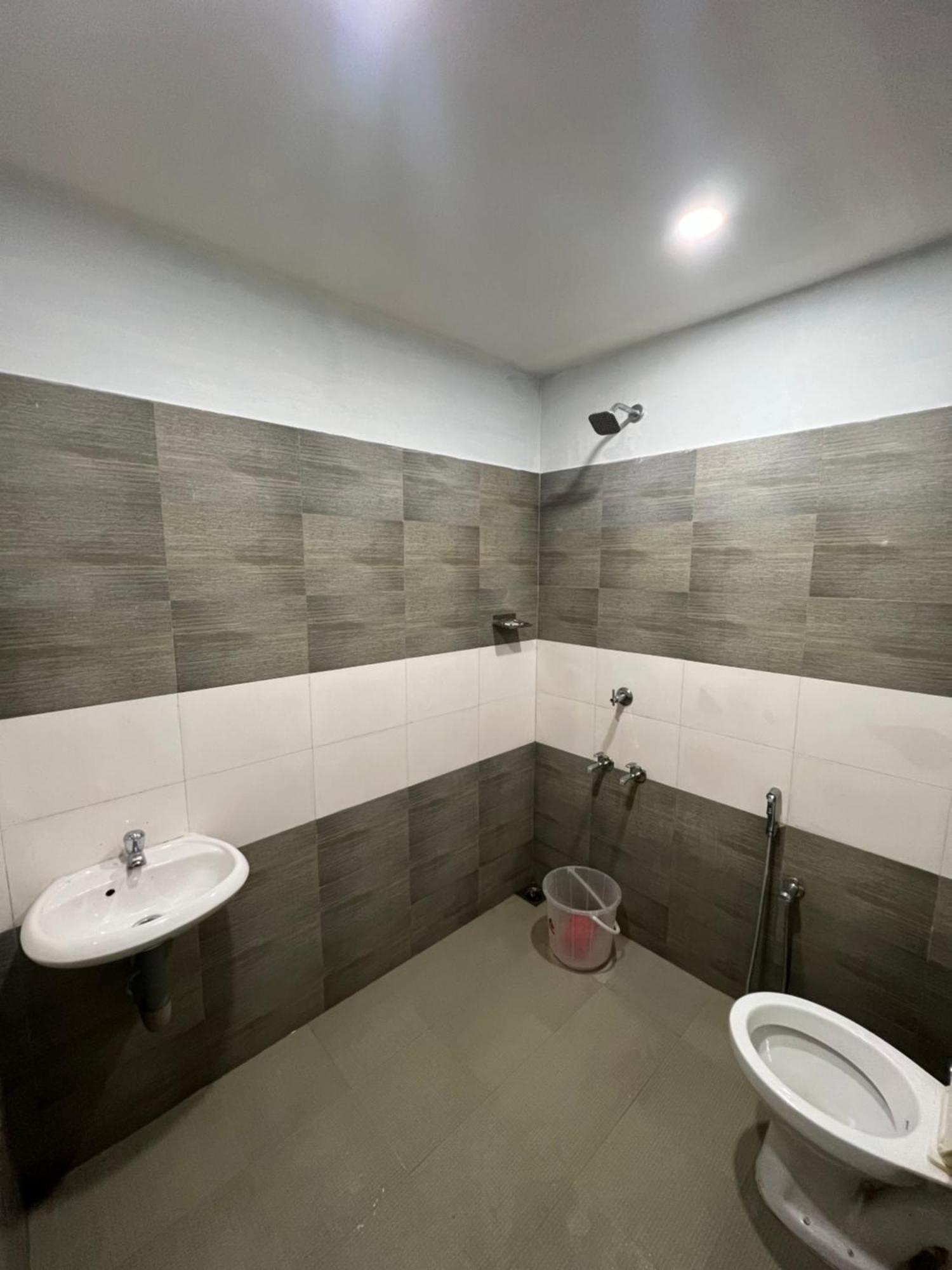 Heres Haut Residency Kochi Exterior foto