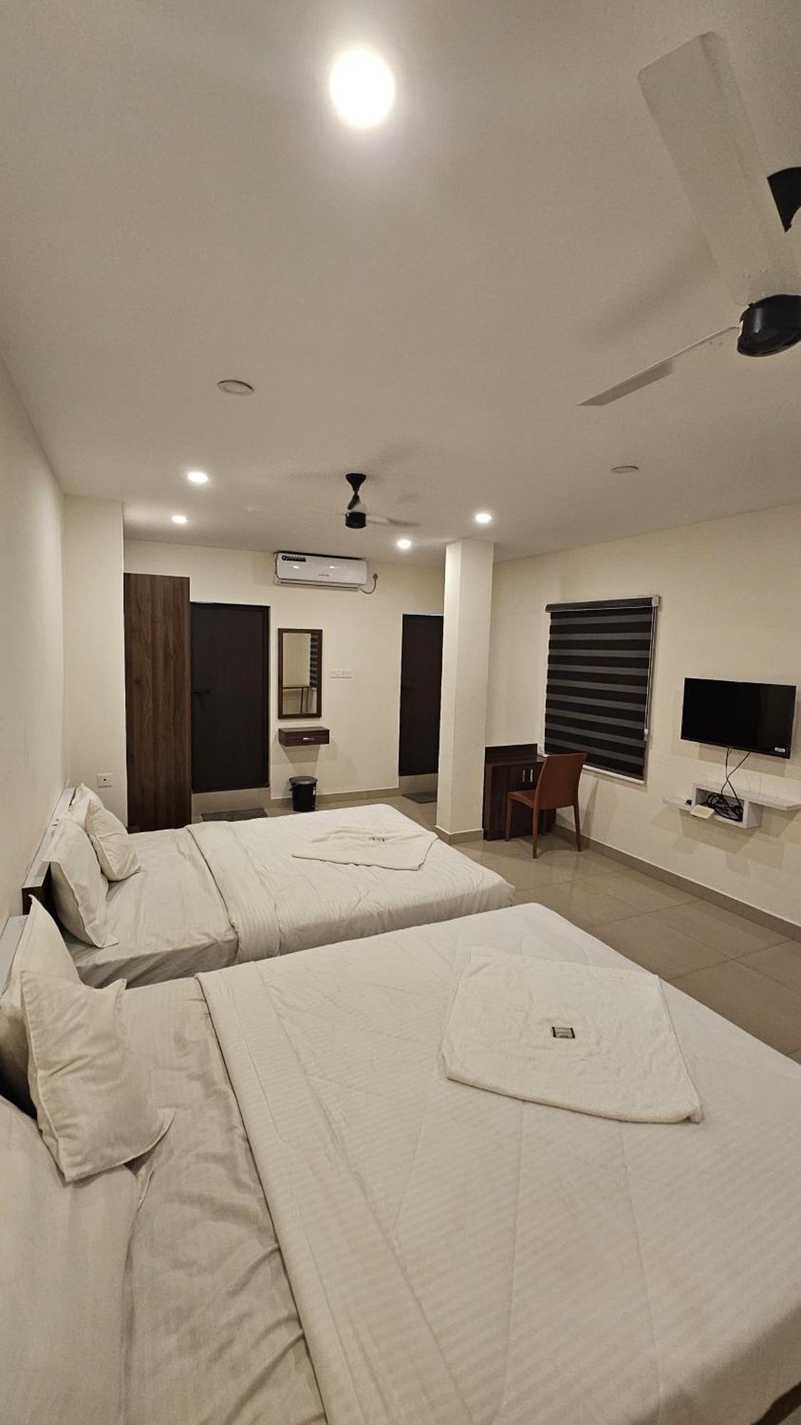 Heres Haut Residency Kochi Exterior foto