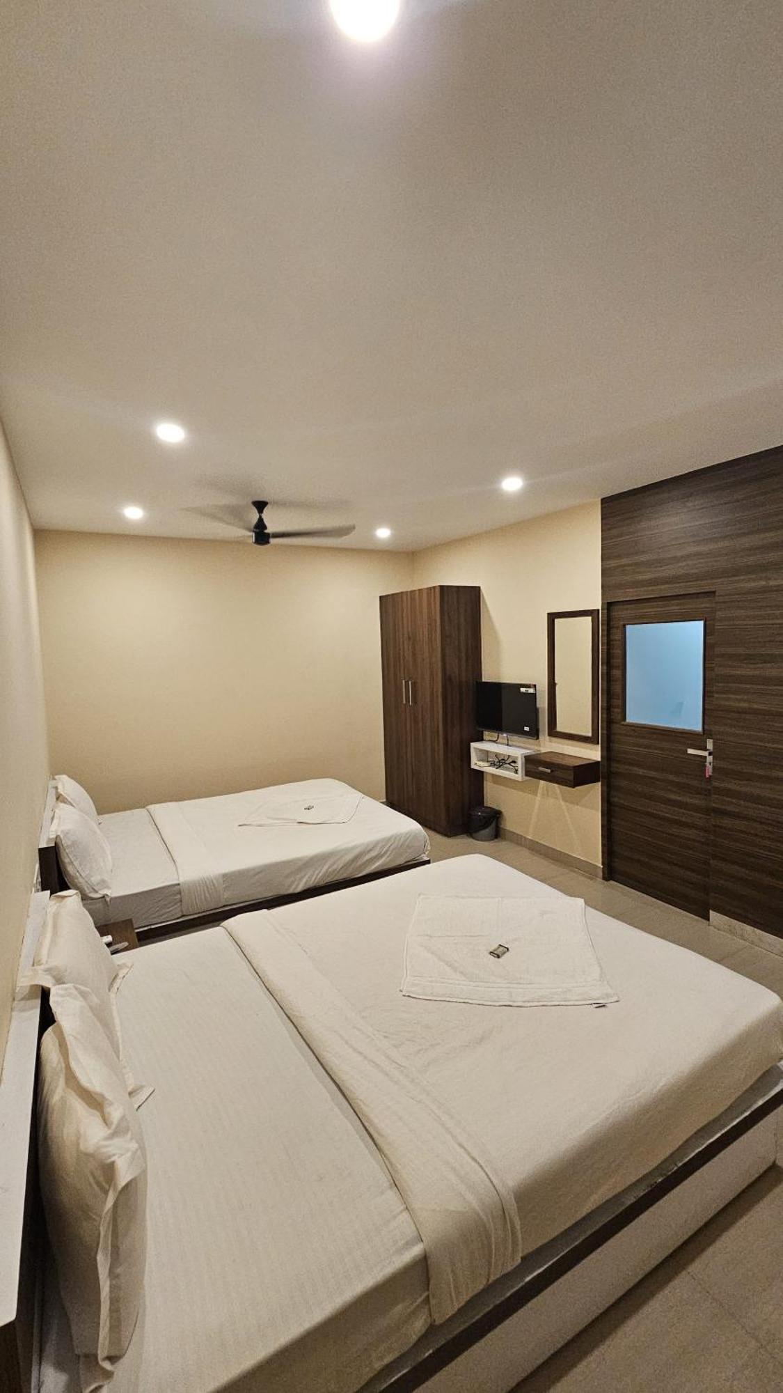 Heres Haut Residency Kochi Exterior foto