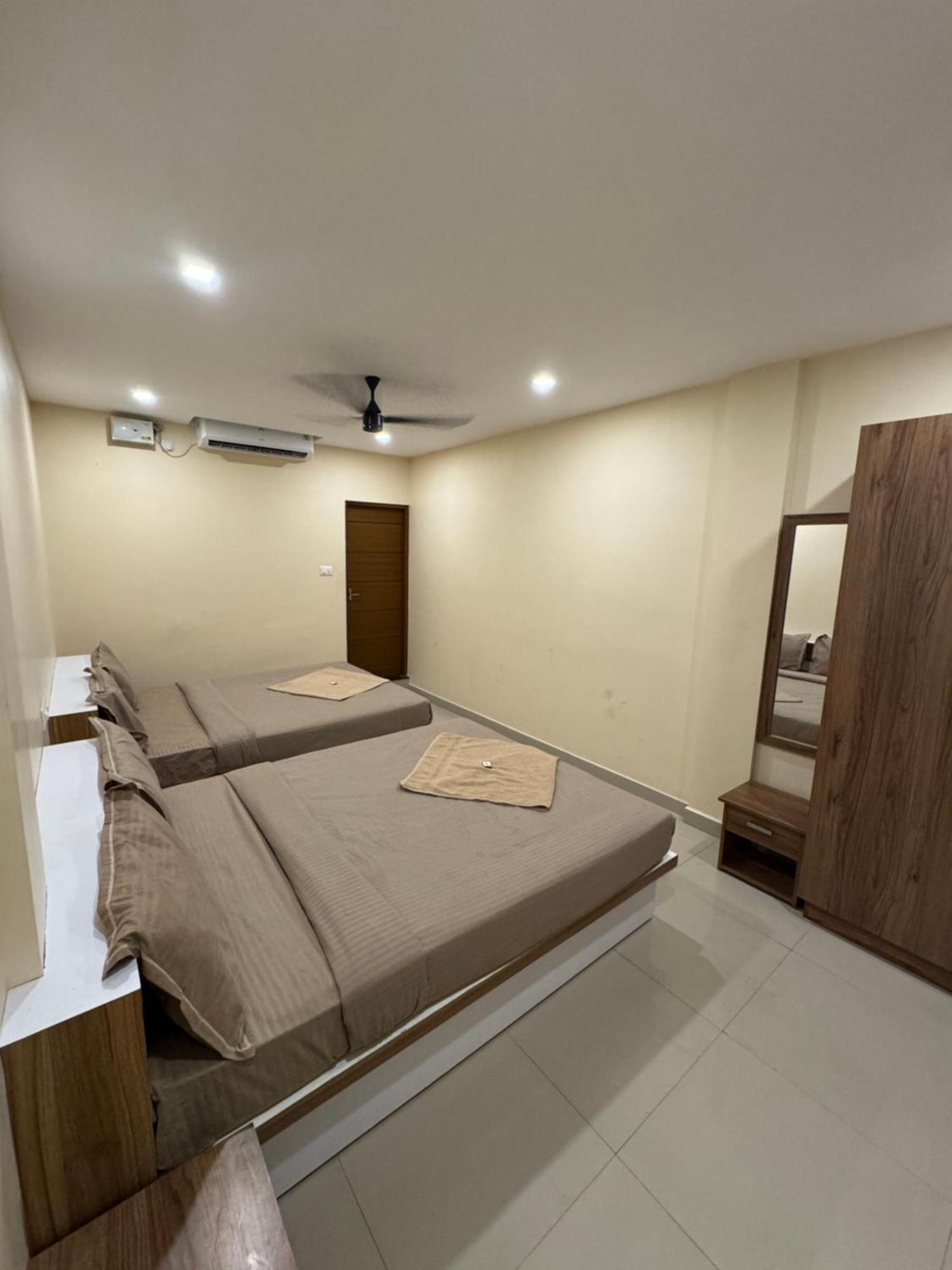 Heres Haut Residency Kochi Exterior foto